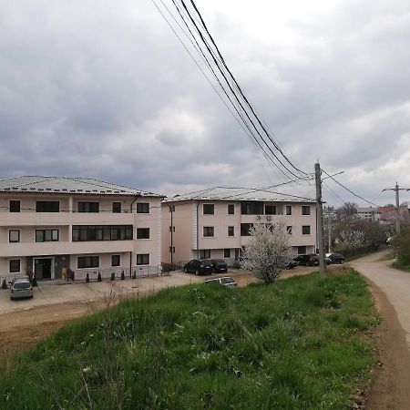 Ella Doo Apartament - 15 Min De Palas Hlincea Exteriér fotografie