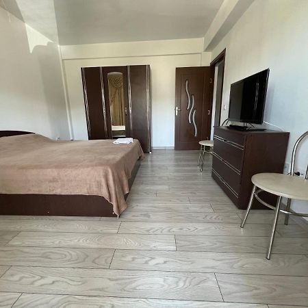 Ella Doo Apartament - 15 Min De Palas Hlincea Exteriér fotografie