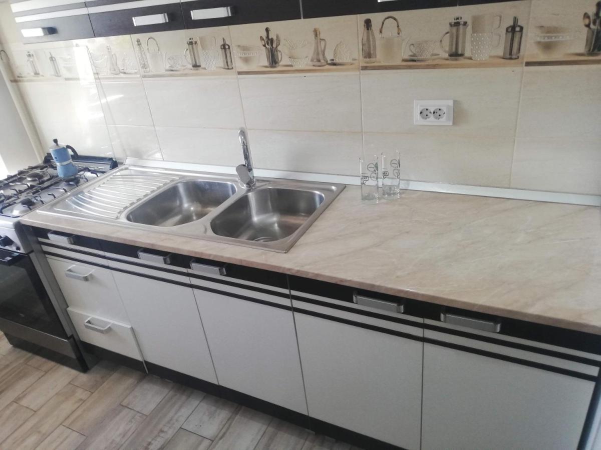 Ella Doo Apartament - 15 Min De Palas Hlincea Exteriér fotografie