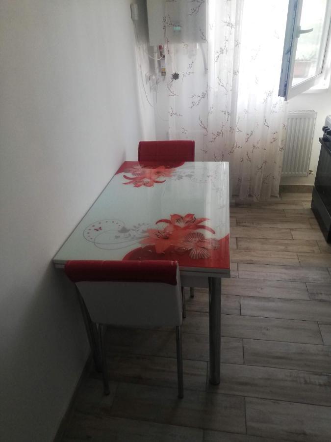 Ella Doo Apartament - 15 Min De Palas Hlincea Exteriér fotografie
