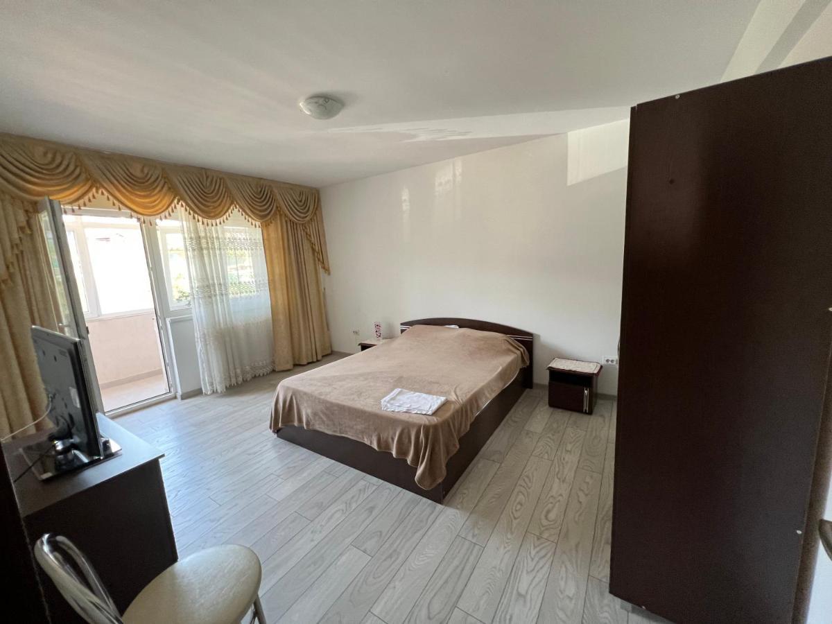 Ella Doo Apartament - 15 Min De Palas Hlincea Exteriér fotografie